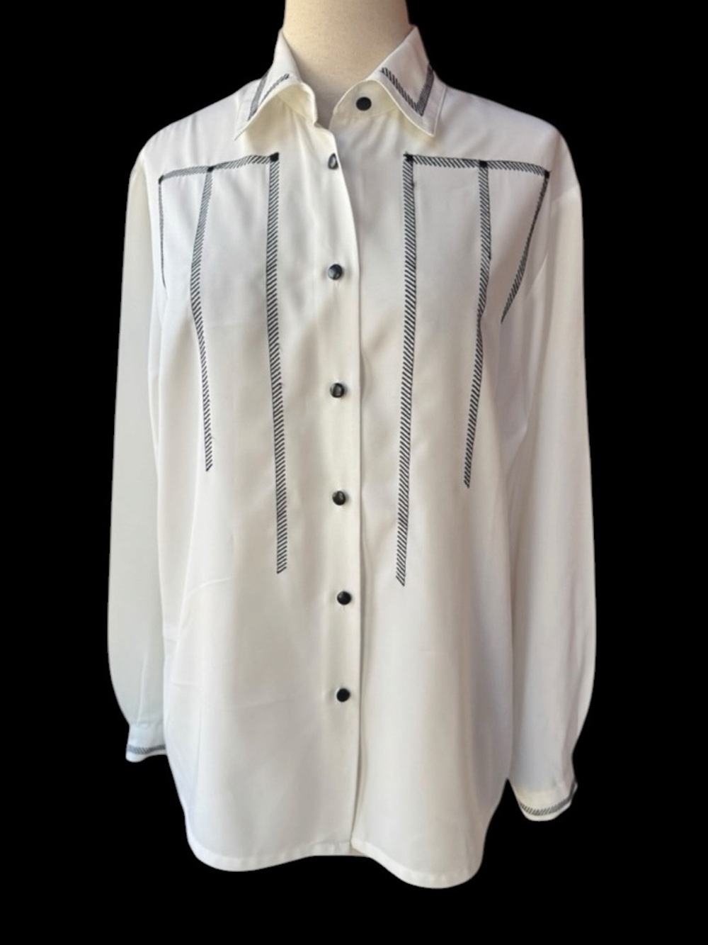 1990s Koret Embroidered Pintuck Accent Button‎ Down Blouse